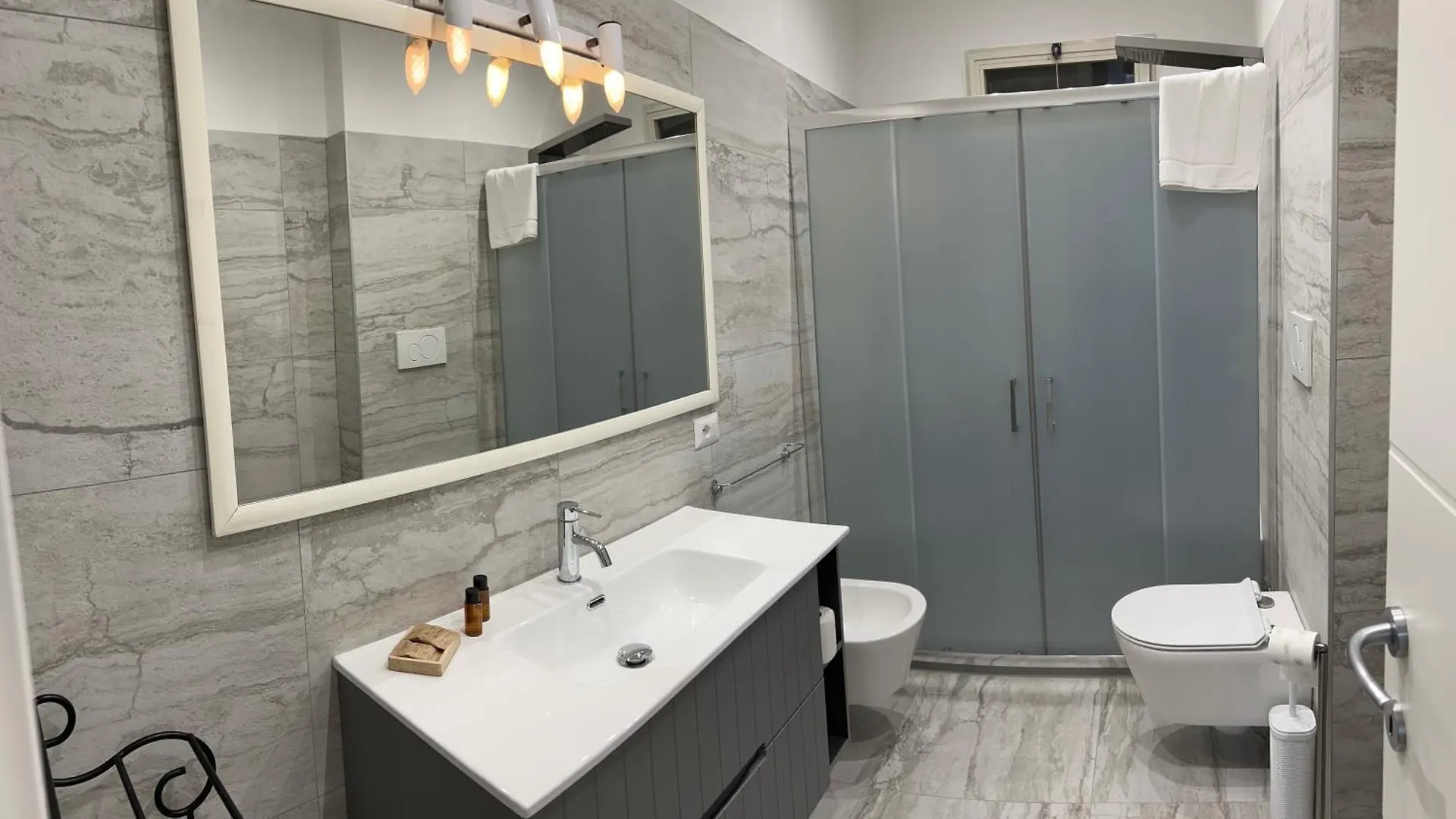 Appartamento In Villa Naomi Rome Apartment
